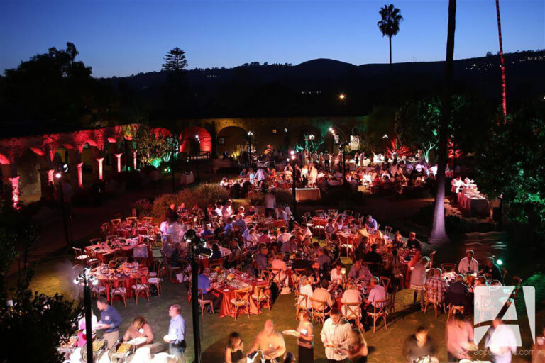 Corporate meeting outdoor evening dinner event by ACCESS Destination Services