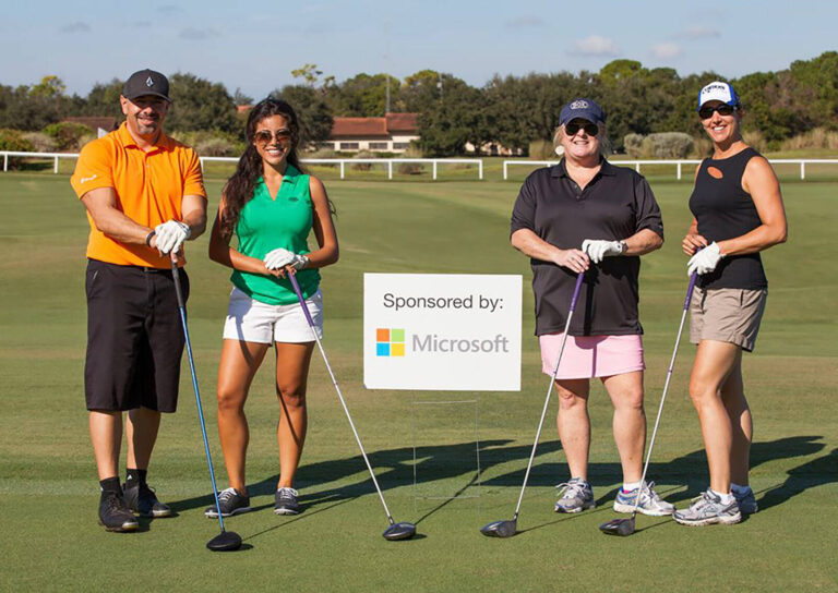 Delegates at a Golfing activity at Midsize Enterprise Summit West conference