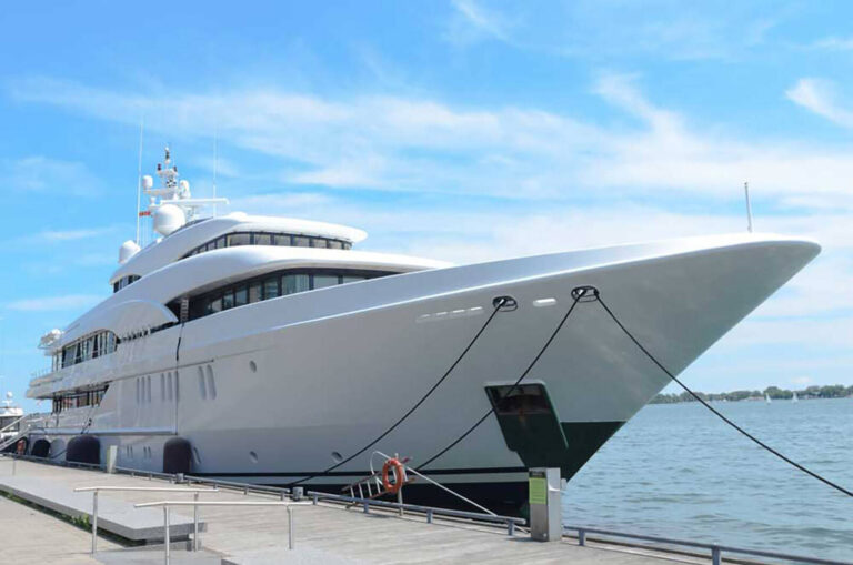 yacht